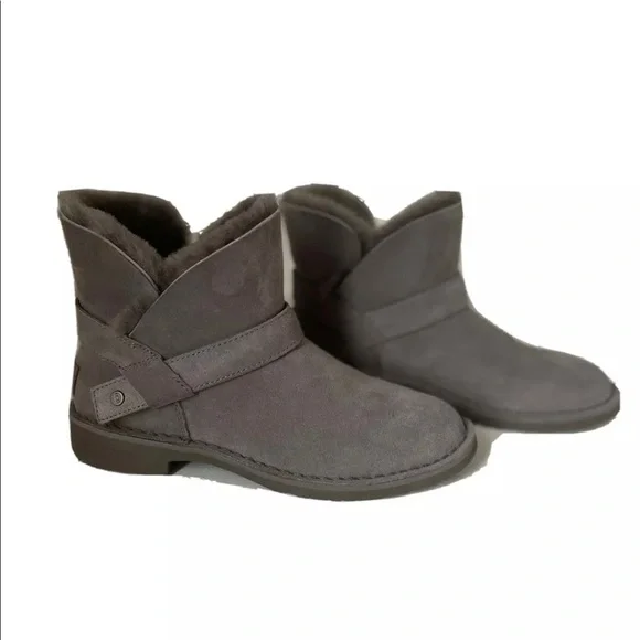 UGG | Shoes | Ugg Zariyah Water Repellent Ankle Bootie Nwob  display picture 1